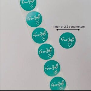 Roll of 500 'Free Gift' Stickers